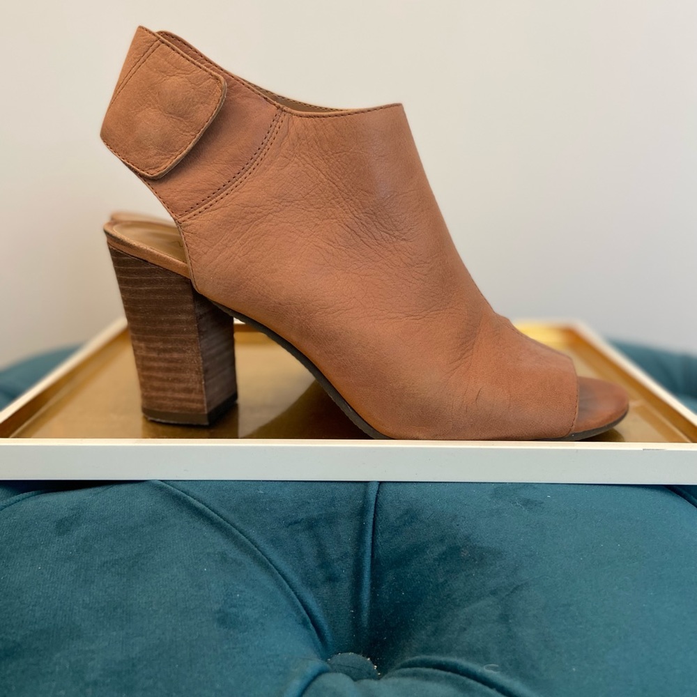 Nine West leather bootie, sz 8M
